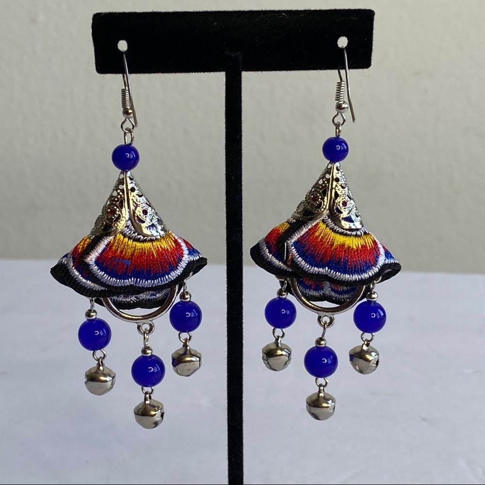 Woven tribal earrings with bells - Picture 5 of 7
